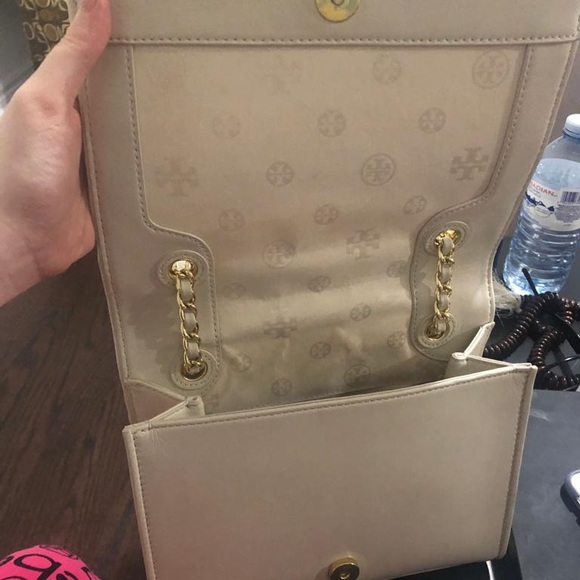 Tory Burch chain Bag, amazing for formal events. - Picture 2 of 4